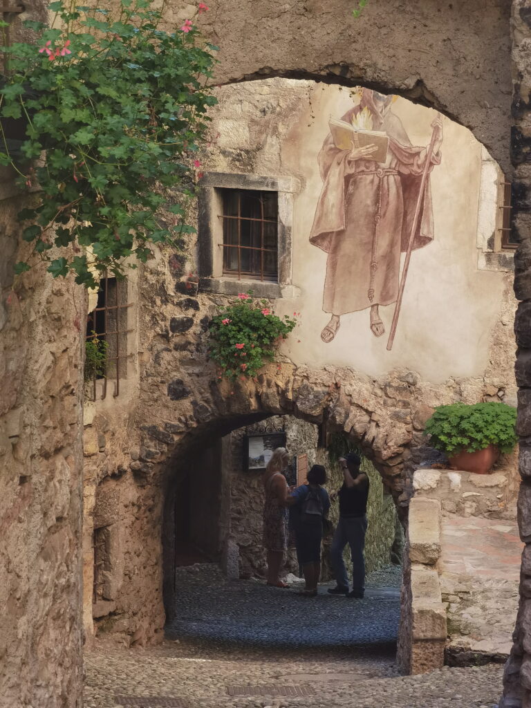 Canale di Tenno - un borgo medievale da favola