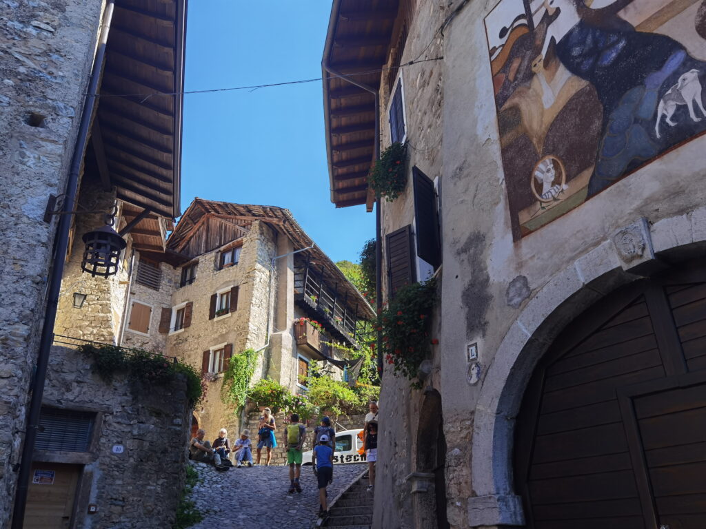 Borgo medievale di Canale - considerato il villaggio più bello del Lago di Garda.